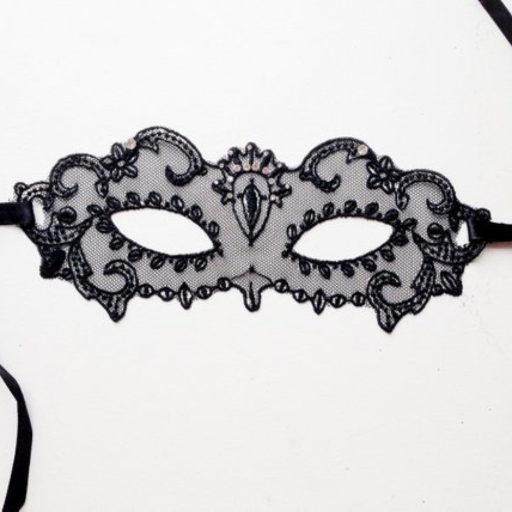 Lace Mask